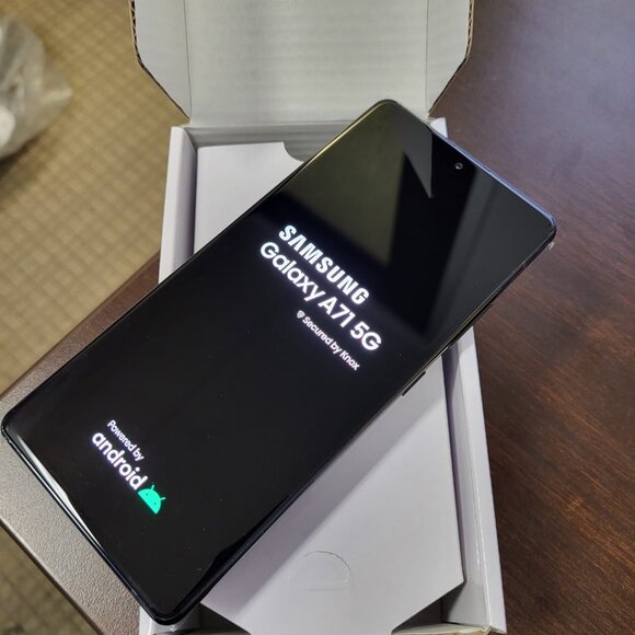 Samsung Galaxy A71 5G 128GB Unlocked. In good condition !!! - Picture 2 of 9